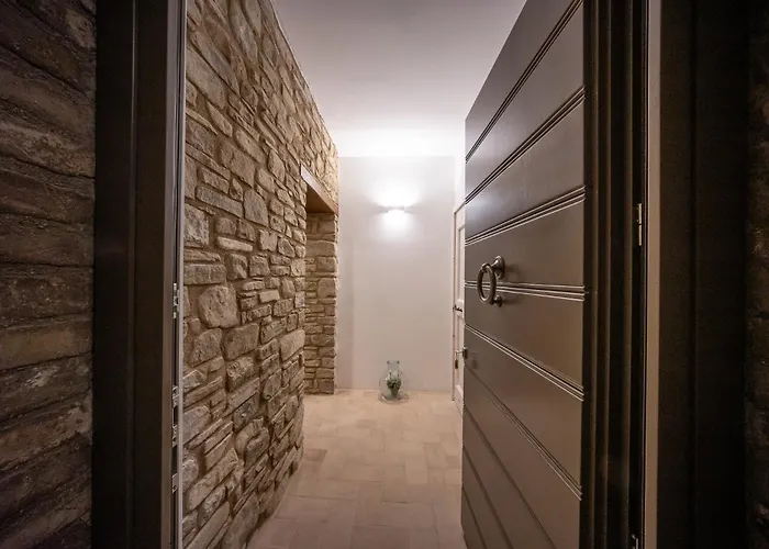 Lombardi Rita - Colle S. Martino アパート *