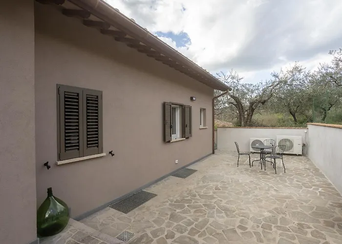 Lombardi Rita - Colle S. Martino アパート